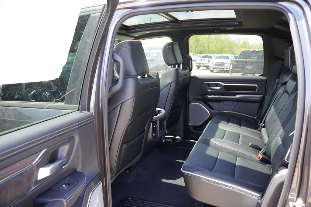 New 2026 Granite Crystal Metallic Clear-Coat Exterior Paint RAM Laramie image 11