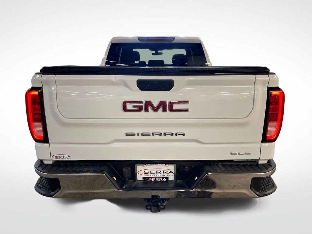 Used 2022 White GMC SLE image 4