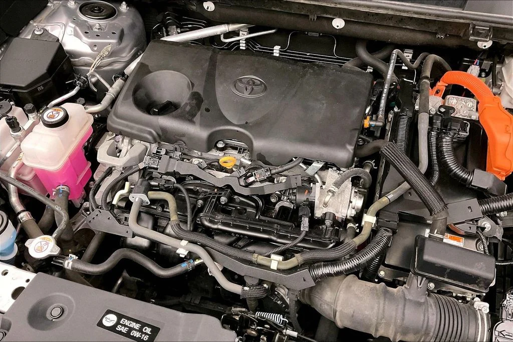 Used 2022 Silver Toyota LE image 38