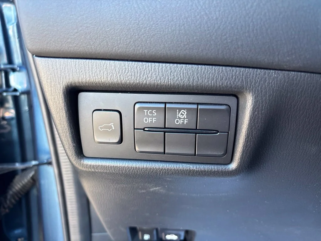 Used 2018 Blue Mazda Touring image 20