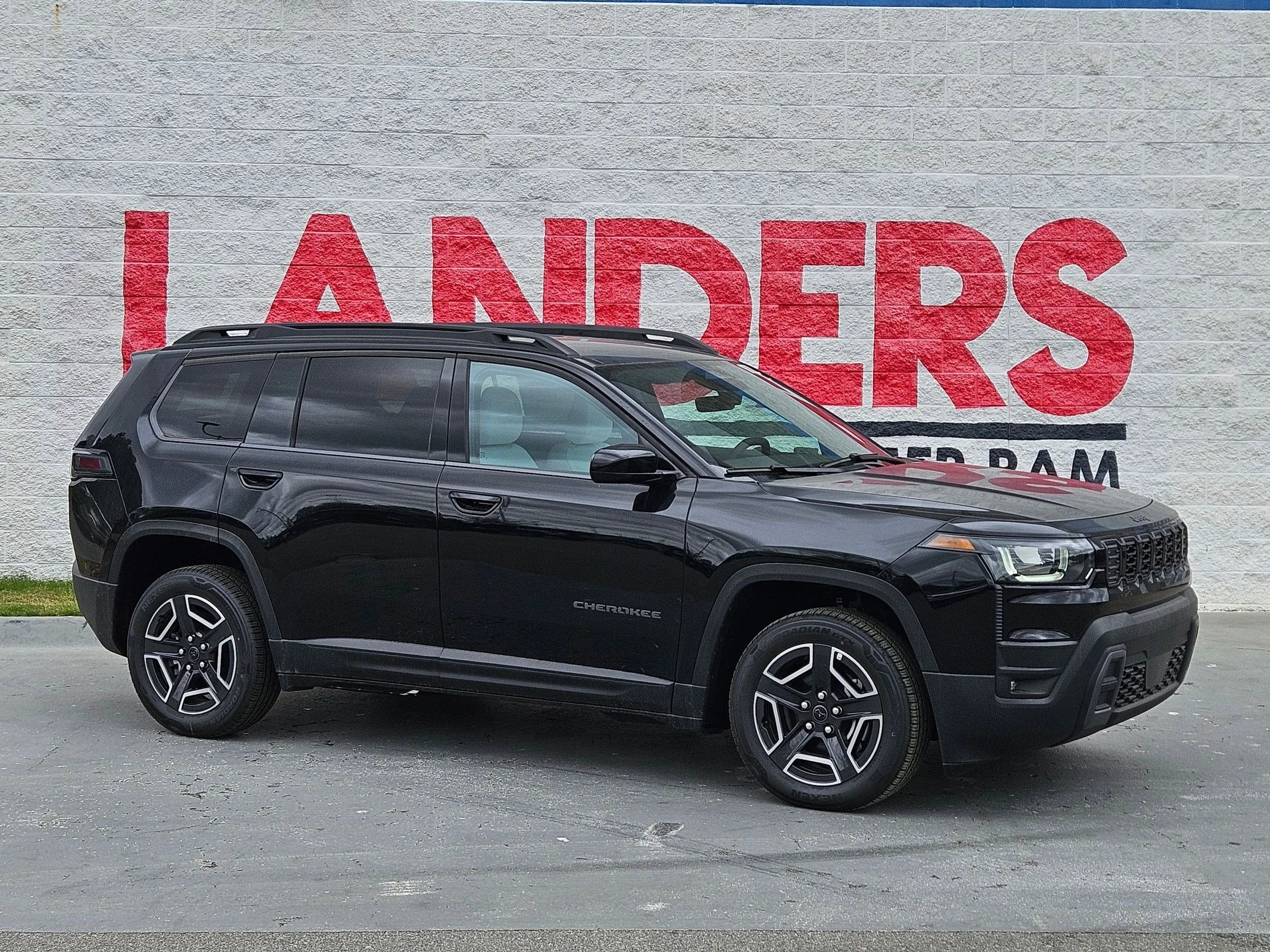 2026 Jeep Cherokee Laredo HEV 4X4's photo