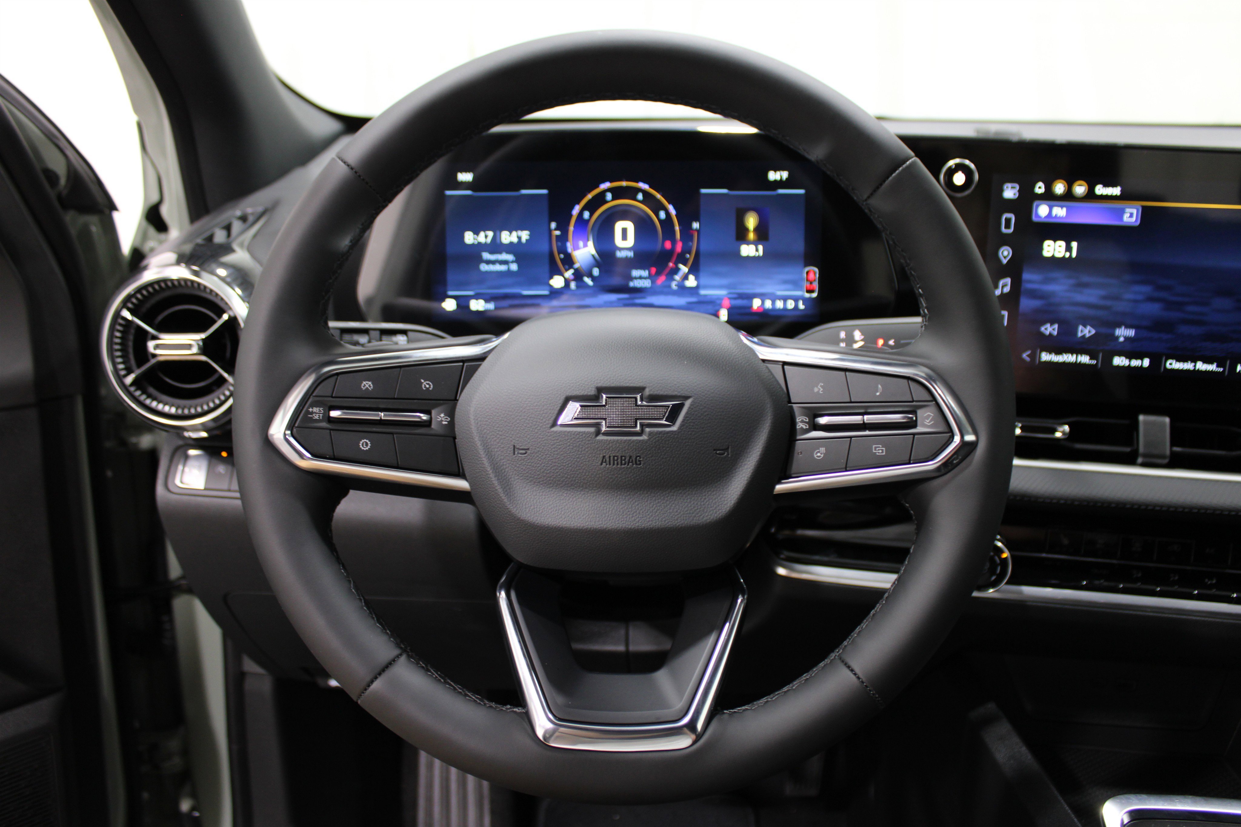 2026 Chevrolet Equinox LT photo 4