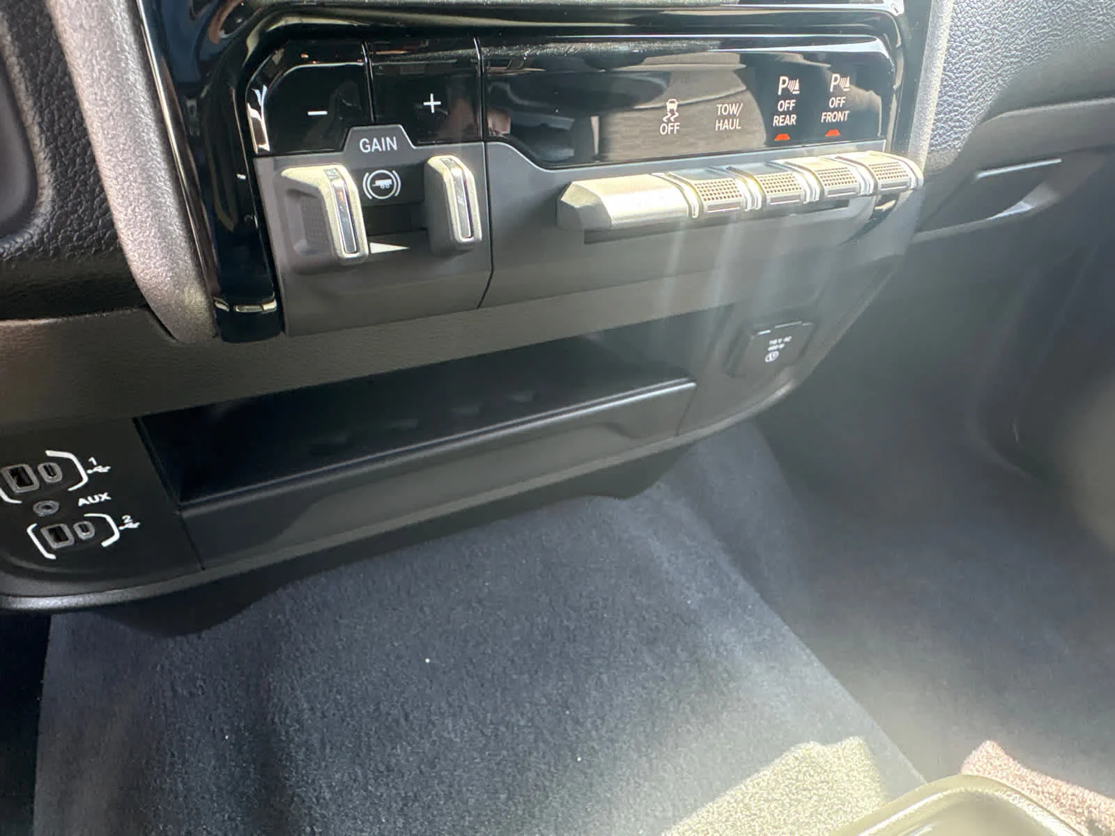New 2026 Ceramic Gray Clearcoat Ram Tradesman image 29