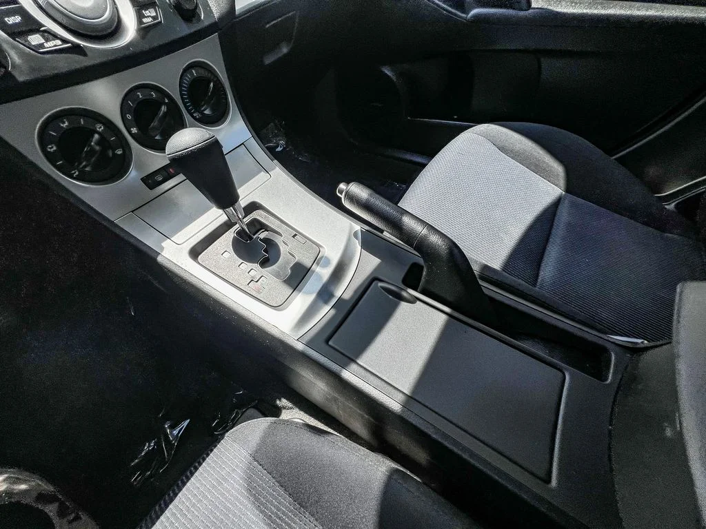 Used 2011 Black Mazda i Touring image 24