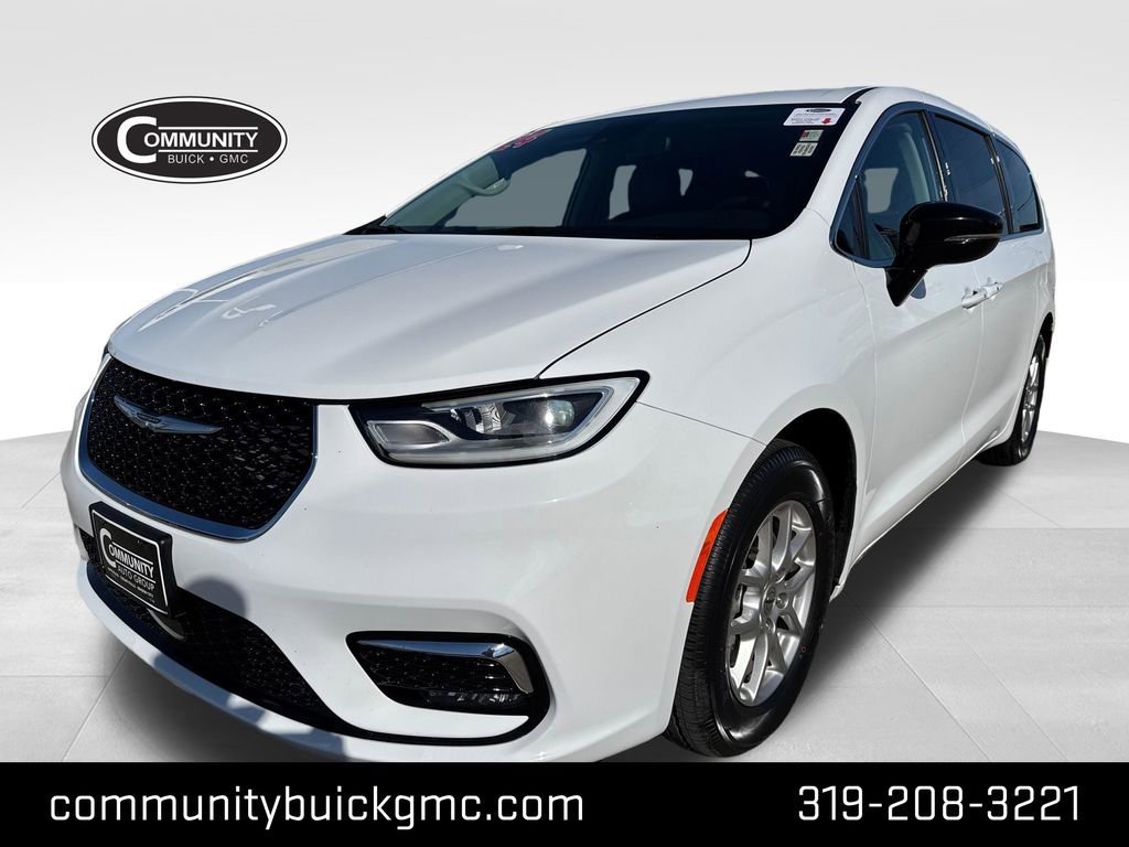 2024 Chrysler Pacifica Touring L's photo