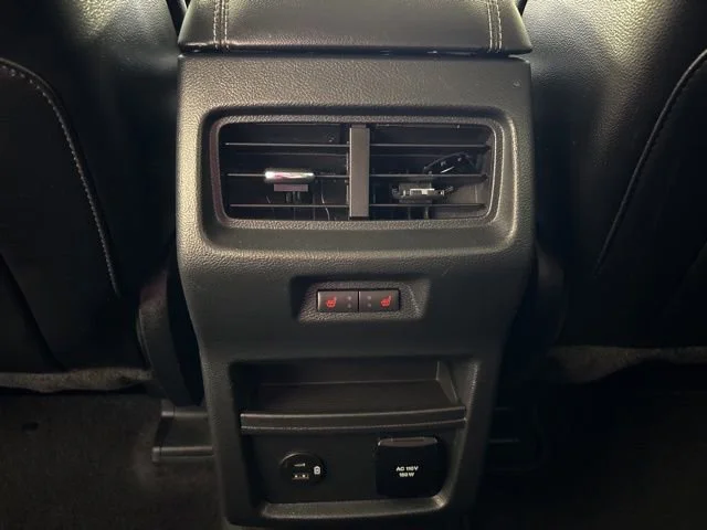Used 2022  Ford Titanium image 7