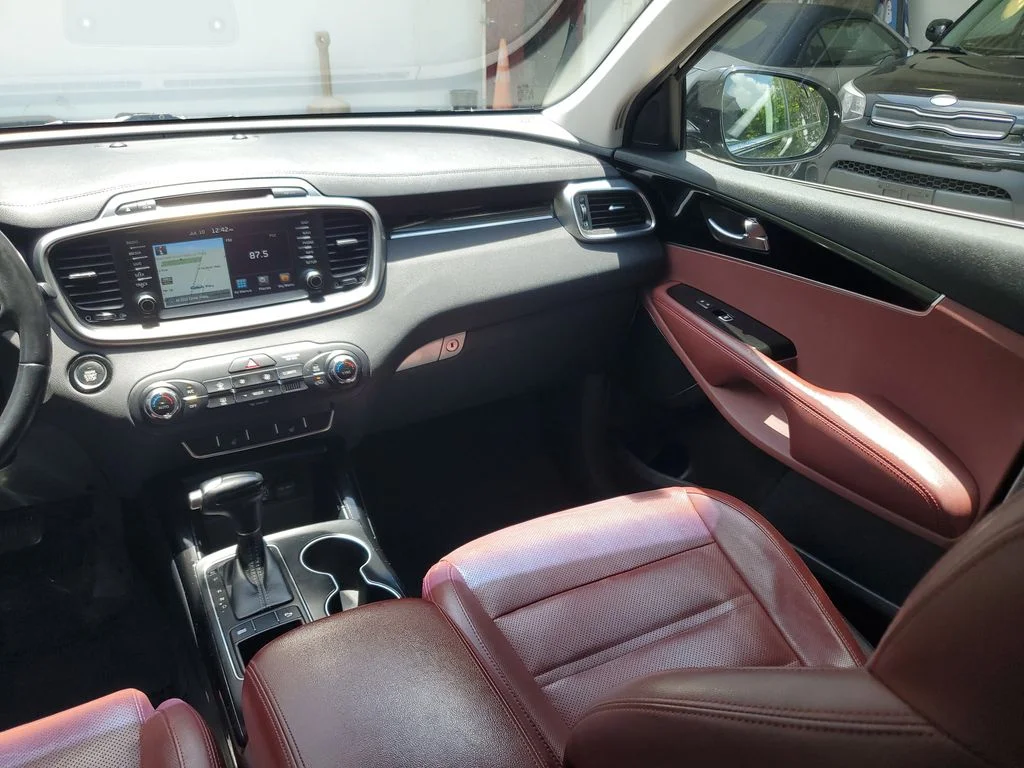 Used 2017 Black Kia SX image 16