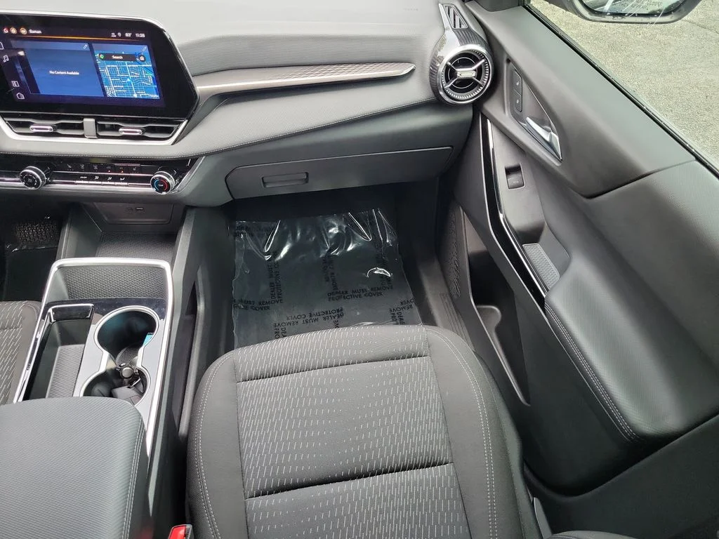 Used 2025 Black Chevrolet LT image 17