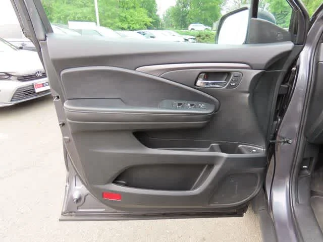 Certified Used 2023 Modern Steel Metallic Honda EX-L image 18