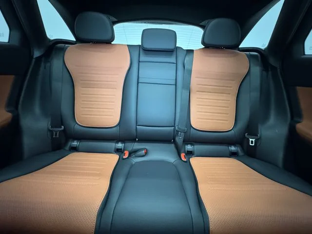 New 2027 Gray Mercedes-Benz GLC 300 image 7