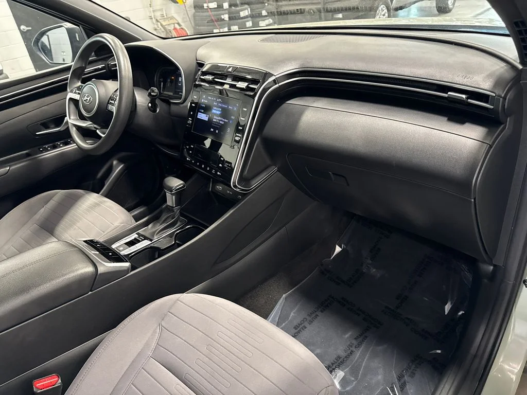Used 2024 Green Hyundai SEL image 14