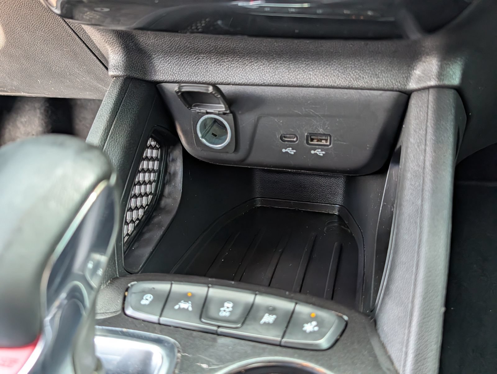 Used 2024 Mosaic Black Metallic Chevrolet RS image 19