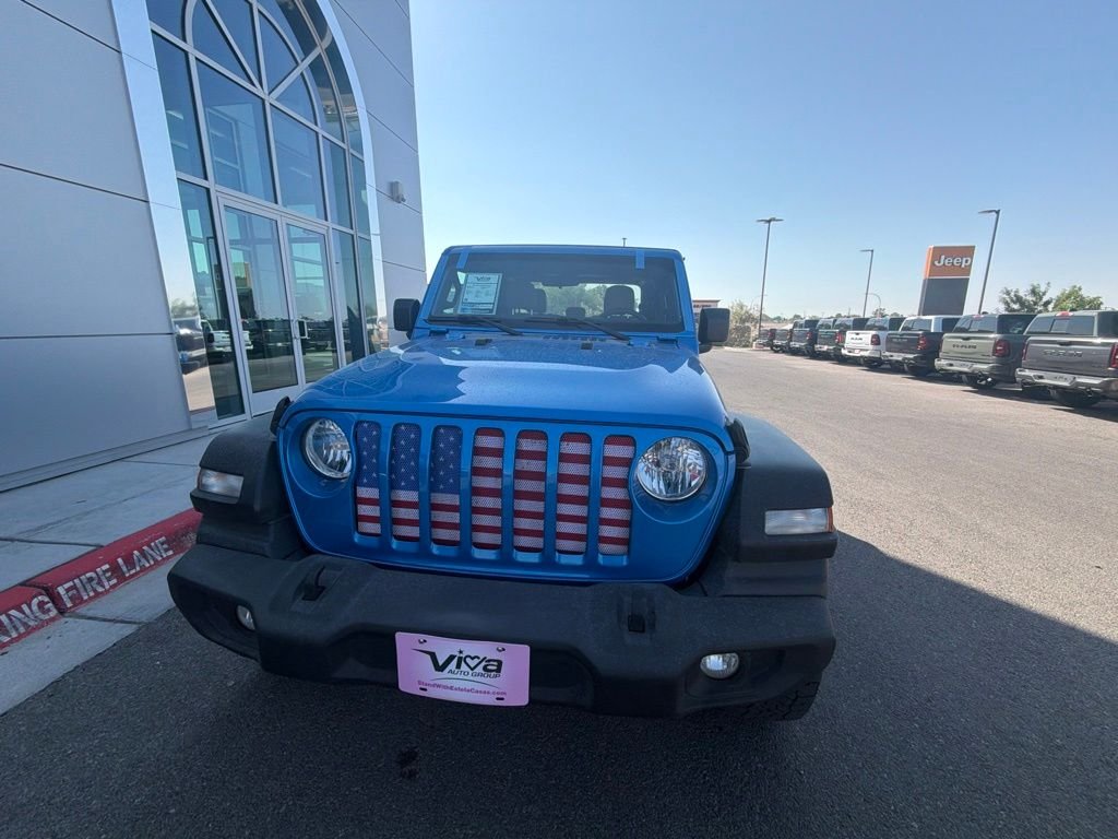 Used 2022 Blue Jeep Sport image 2