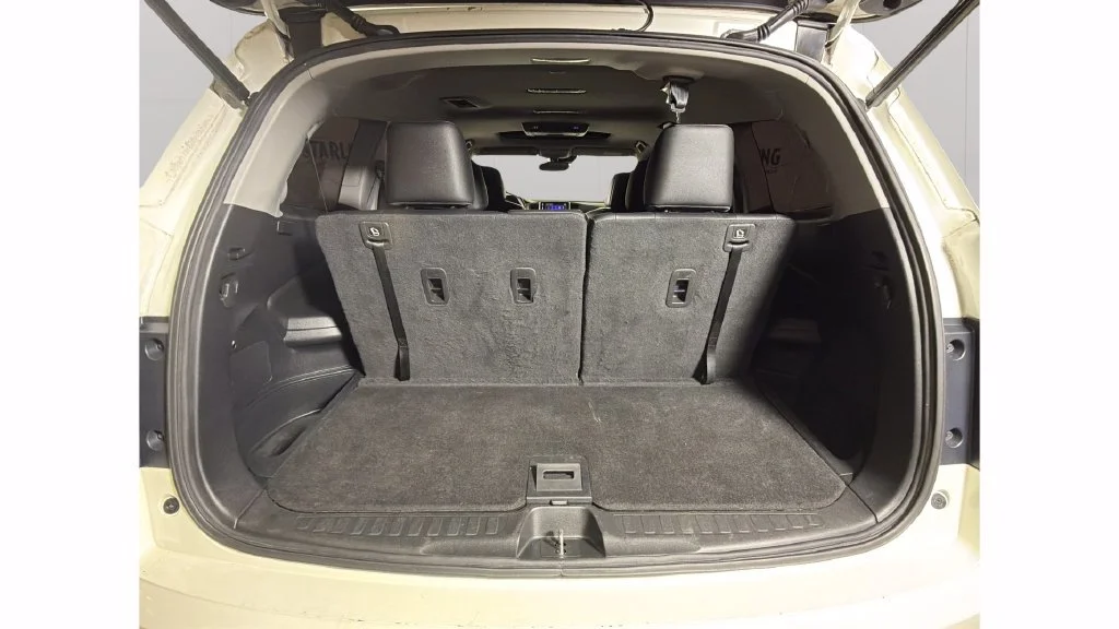 Used 2018 White Honda Touring image 31