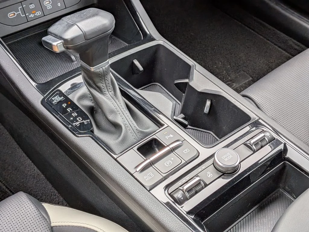 Used 2025 White Kia GT-Line image 16