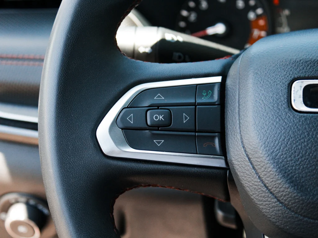Used 2024  Jeep Trailhawk image 12