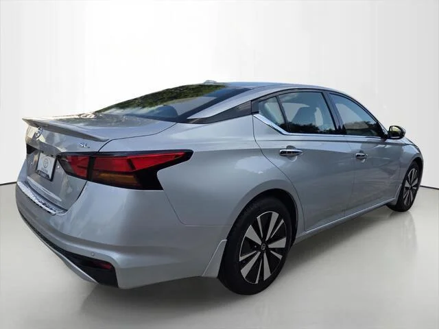 Used 2021 Brilliant Silver Metallic Nissan 2.5 SL image 5