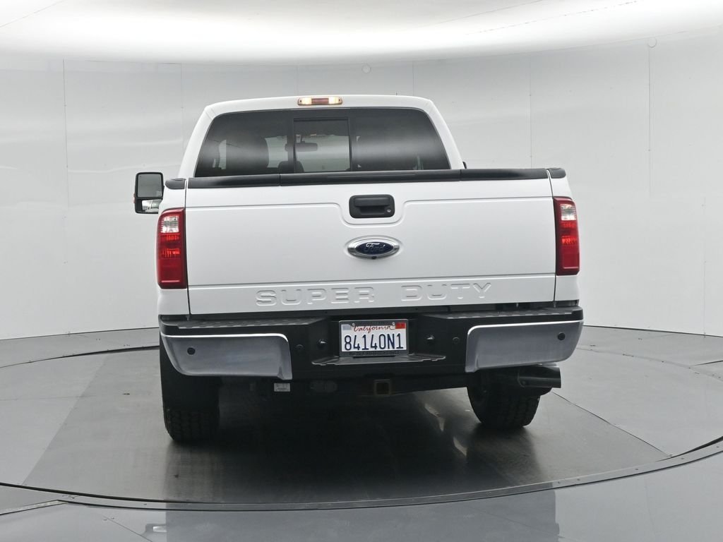 Used 2013 White Ford Lariat image 28