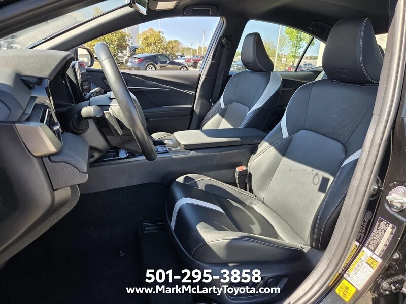 Used 2025 Midnight Black Metallic TOYOTA SE image 9