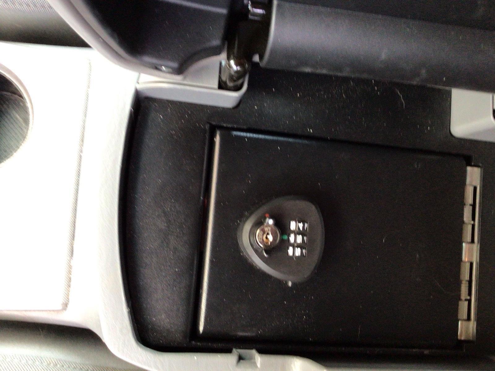 Used 2009 Magnetic Gray Metallic Toyota PreRunner image 33