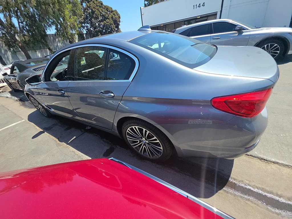 Used 2020 Bluestone Metallic BMW 530e iPerformance image 4