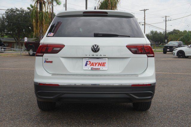 Used 2023 WHITE Volkswagen SE image 8