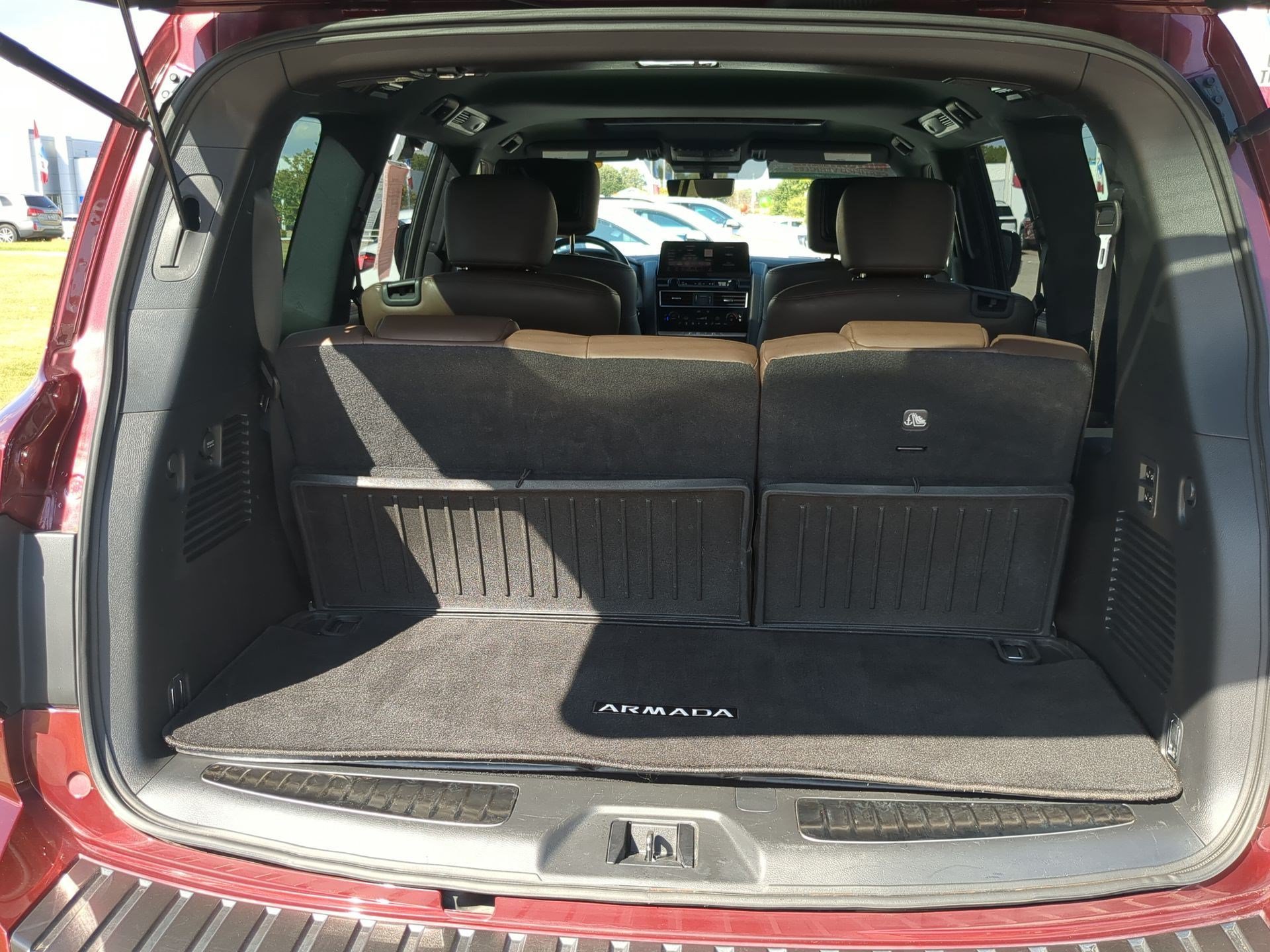 Used 2022  Nissan Platinum image 23