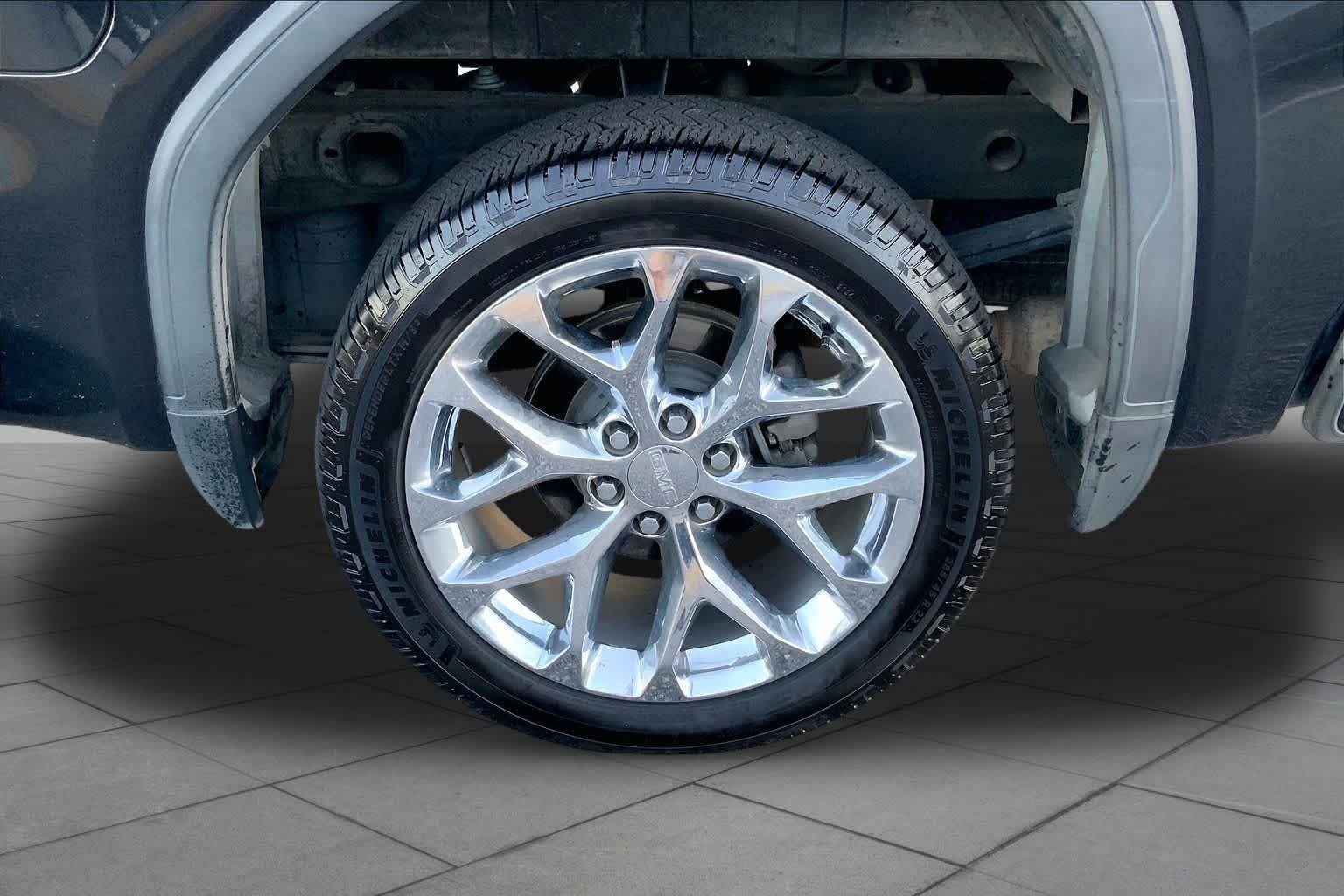 Used 2021 Onyx Black GMC Denali image 10