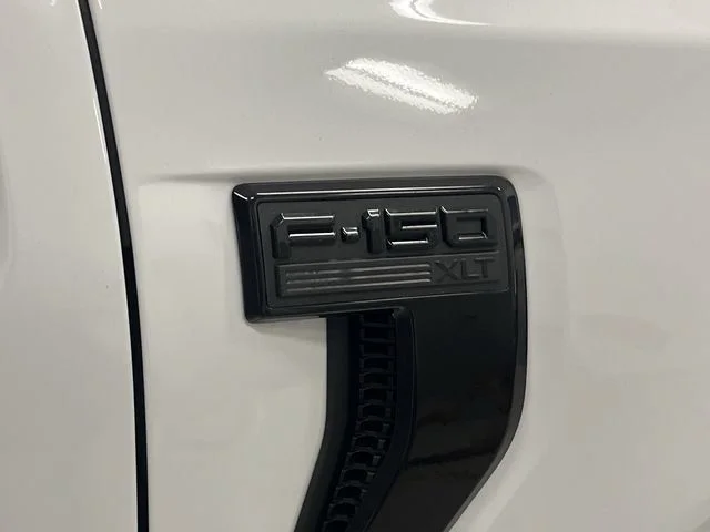 New 2026 Oxford White Ford XLT image 14