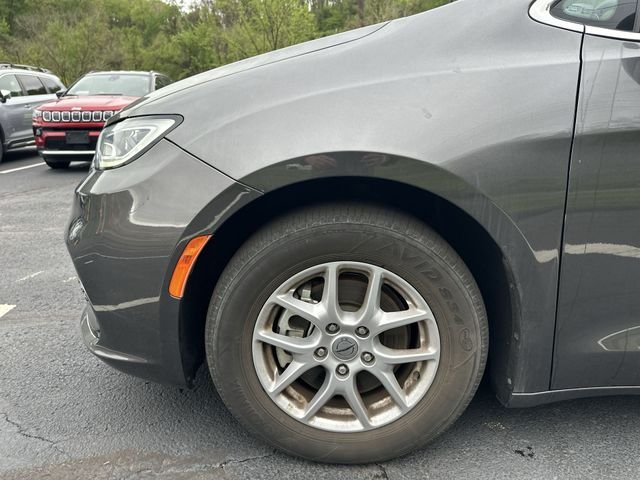 Used 2023 Gray Chrysler Touring L image 21