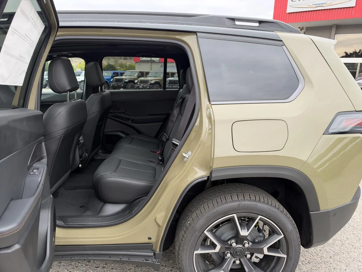 New 2026 41 (pj5) Jeep Overland image 17