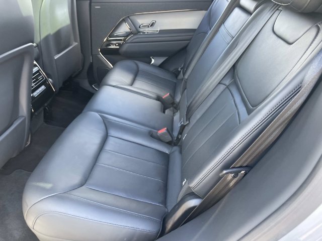 Used 2025 Silver Land Rover SE image 19