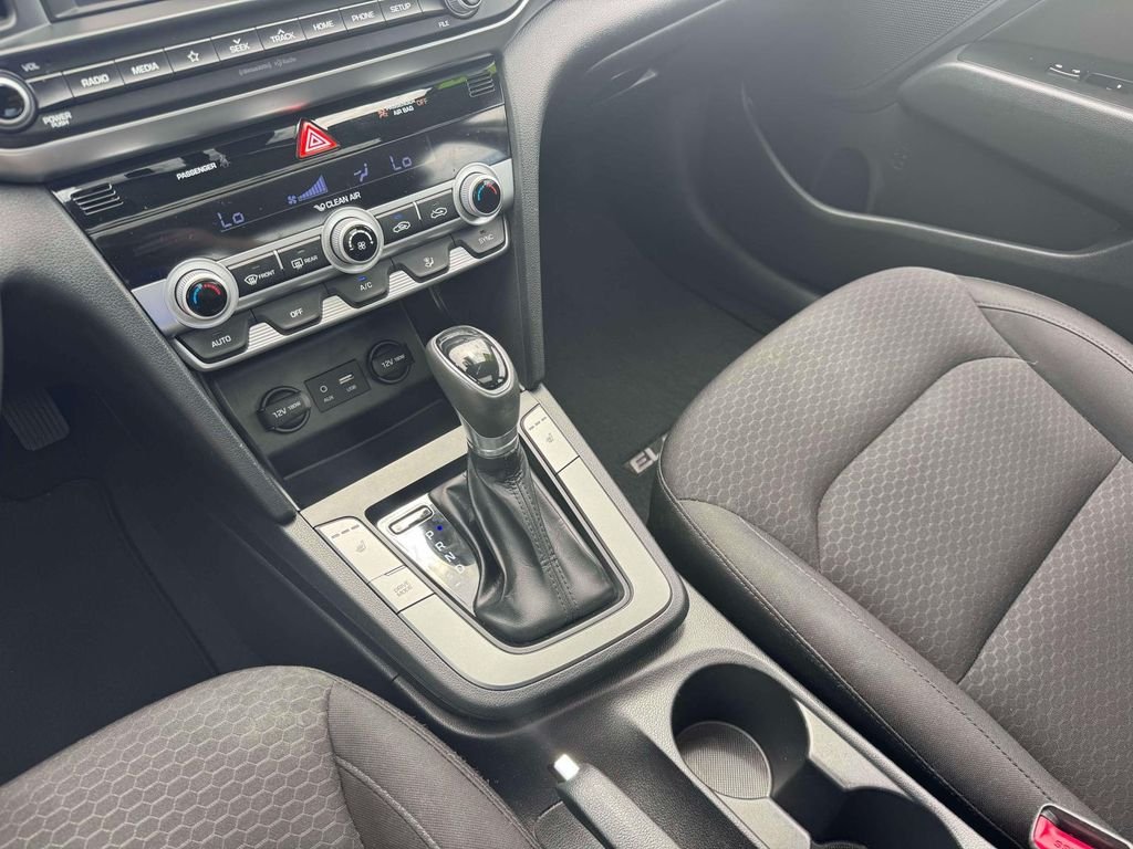 2020 Hyundai Elantra Value Edition - Photo 29