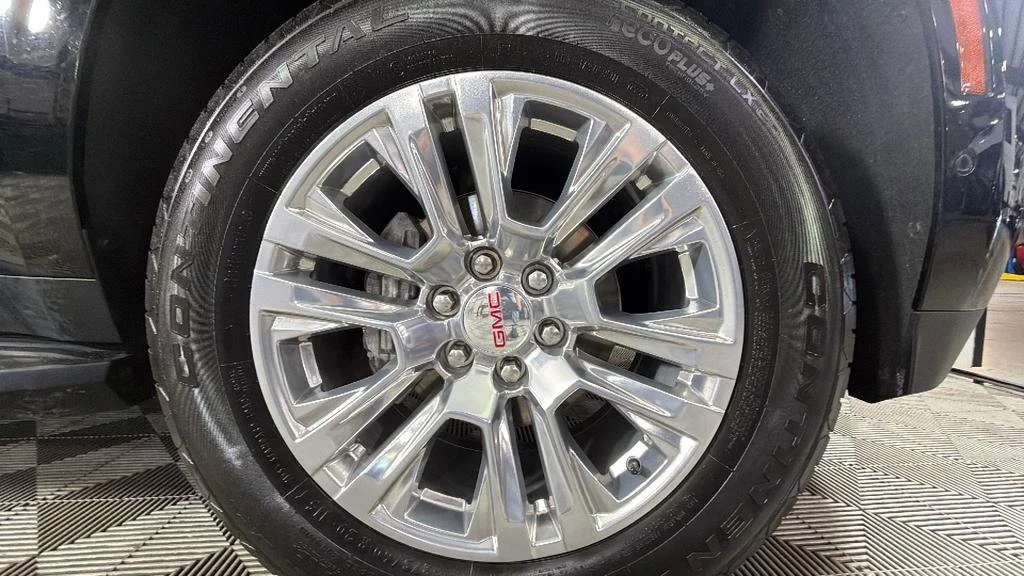 Certified Used 2025 Onyx Black GMC Denali image 41