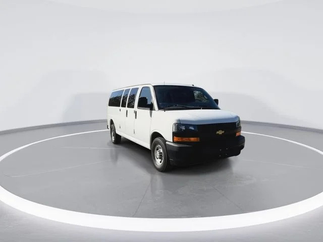 Used 2025 White Chevrolet LS image 5