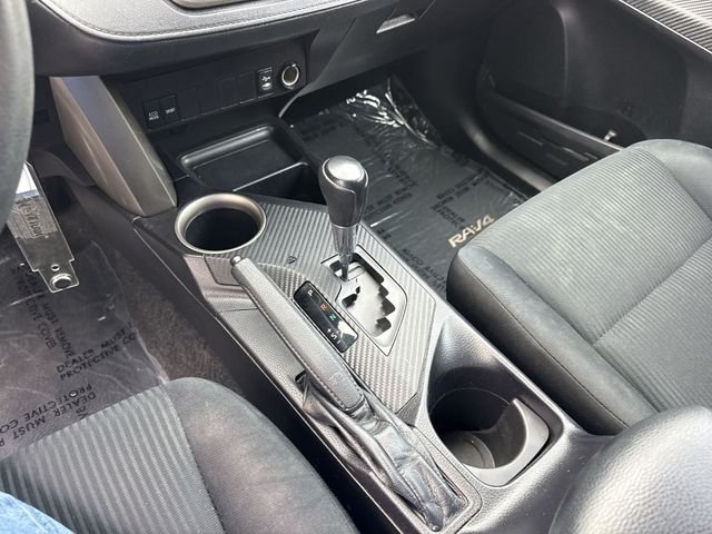 2015 Toyota RAV4 LE - Photo 21