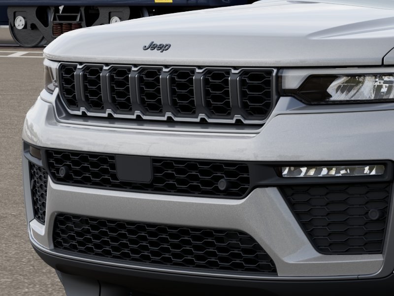 New 2026 Silver Zynith Exterior Paint Jeep  image 20