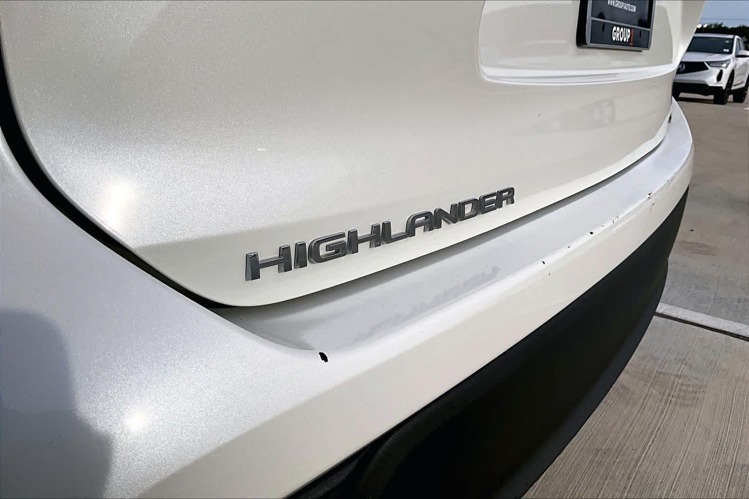 Used 2020 Blizzard Pearl Toyota Hybrid XLE image 10