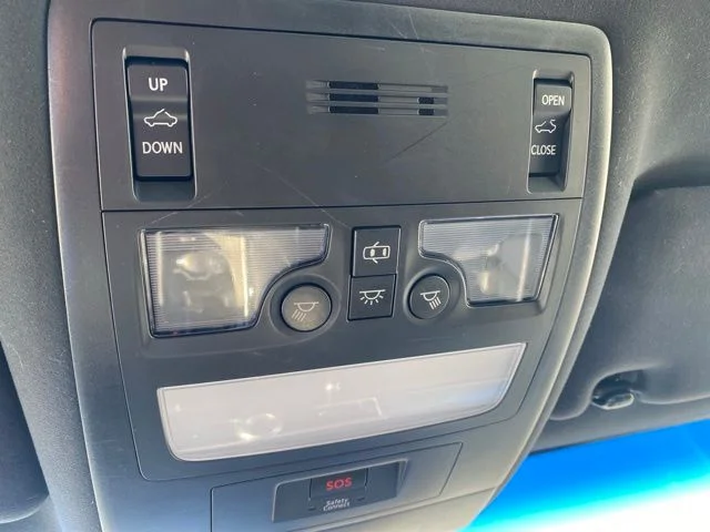 Used 2015 White Lexus 350 image 33