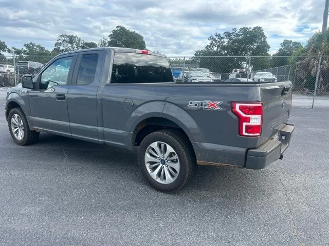 Used 2018  Ford XL image 3