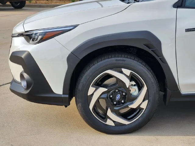 New 2026 CRYSTAL WHITE PEARL Subaru Limited Hybrid image 6