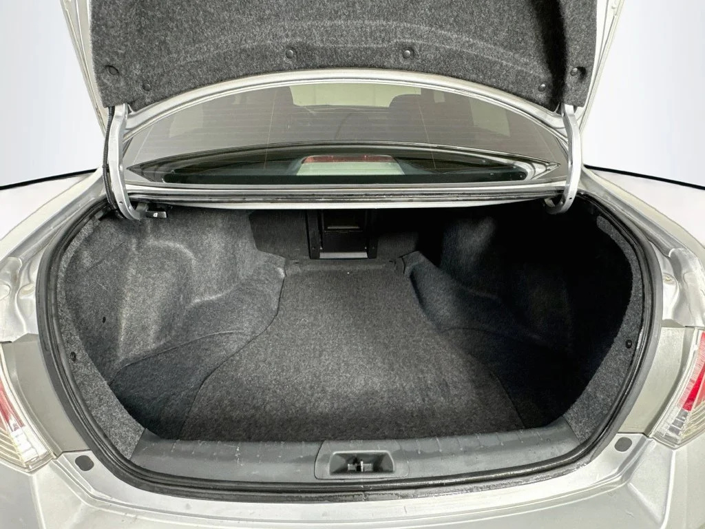 Used 2012 Alabaster Silver Metallic Honda EX image 28