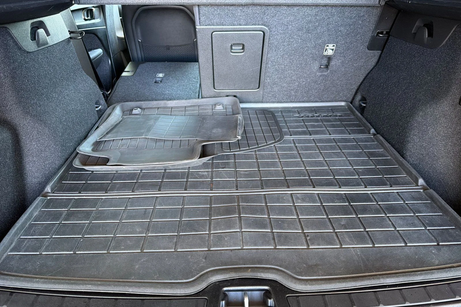 Used 2023 Gray Volvo Ultimate image 16