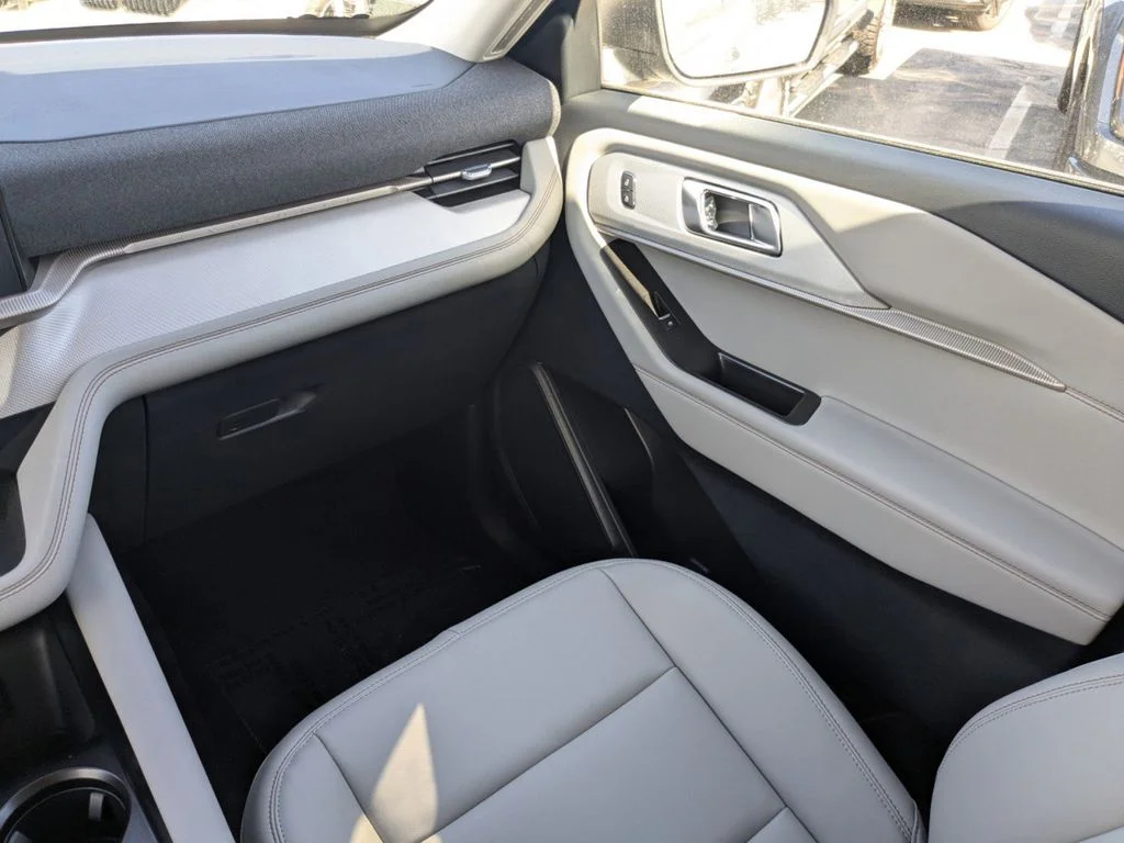 New 2026 Vapor Blue Metallic Ford Active image 18