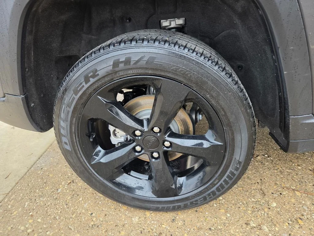 Used 2023 Gray Jeep Altitude X image 44