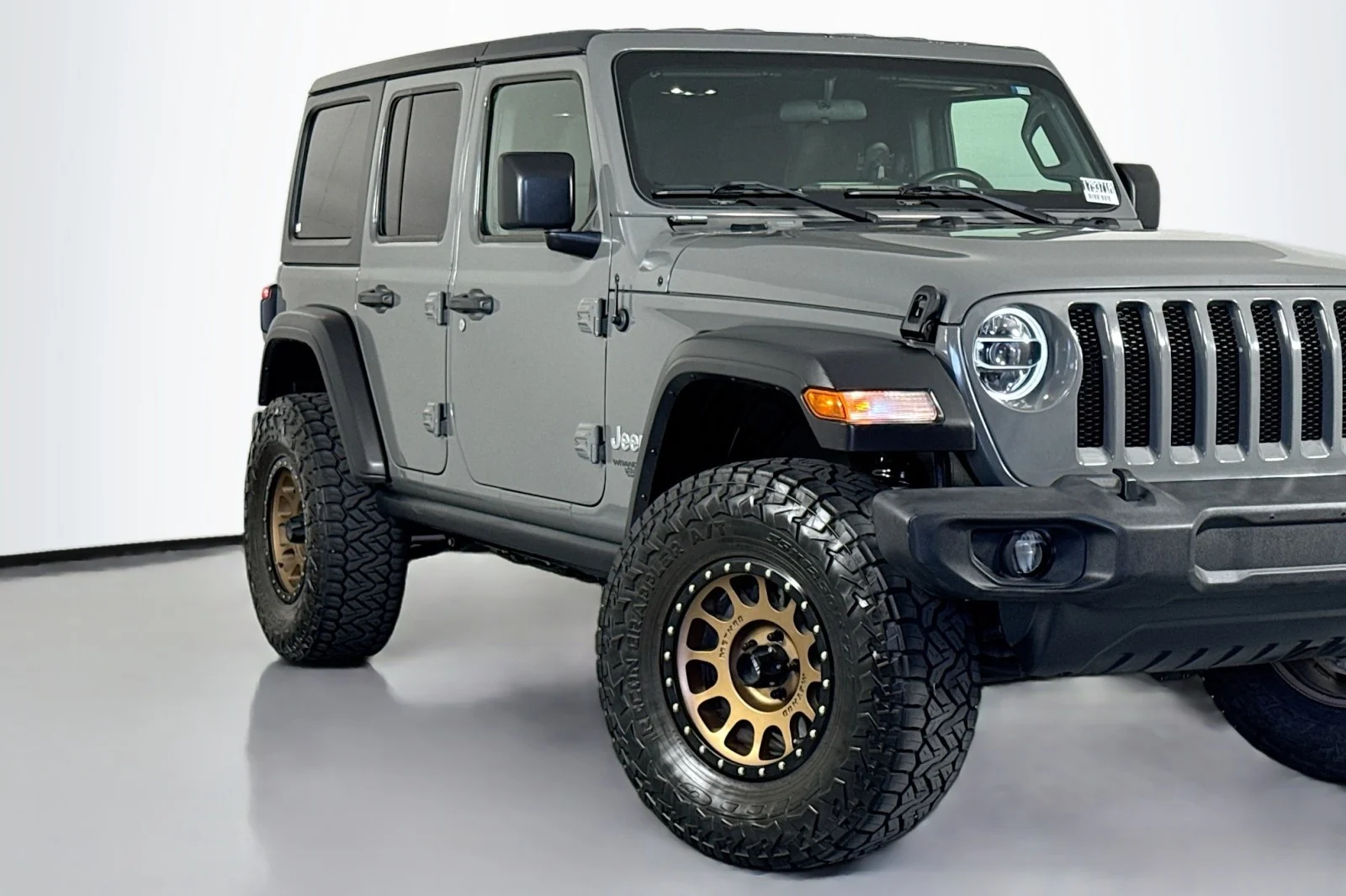 Used 2020 Sting-Gray Clearcoat Jeep Sport 4X4 image 13