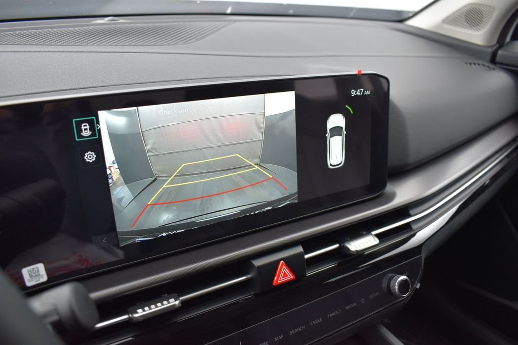 New 2026 Snow White Pearl Kia EX image 16