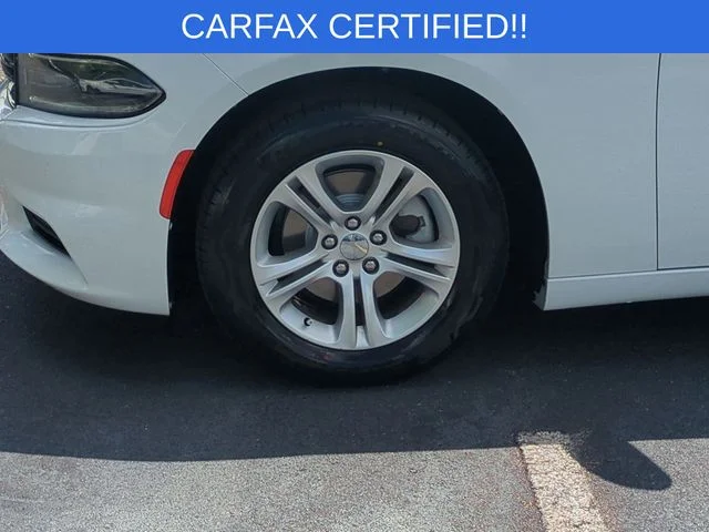 Used 2019 White Dodge SXT image 10