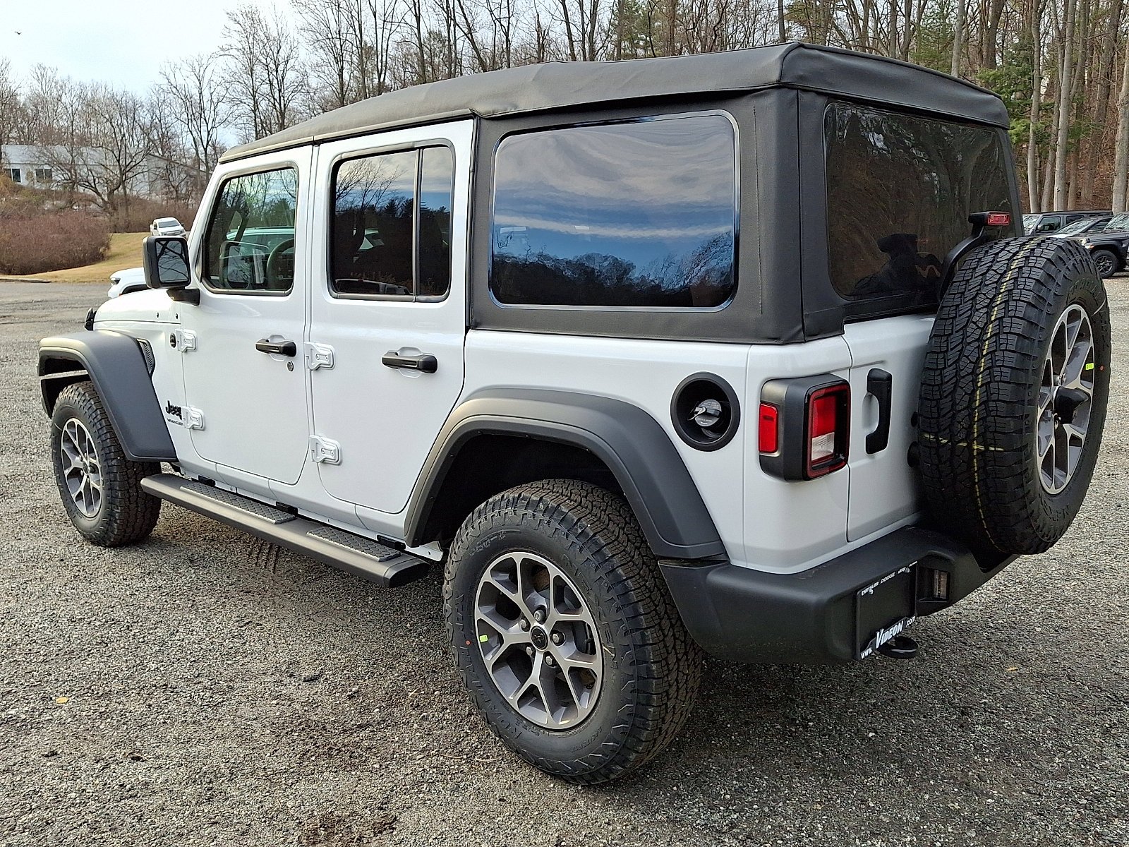 New 2026 Bright White Clear-Coat Exterior Paint Jeep Sport S image 4