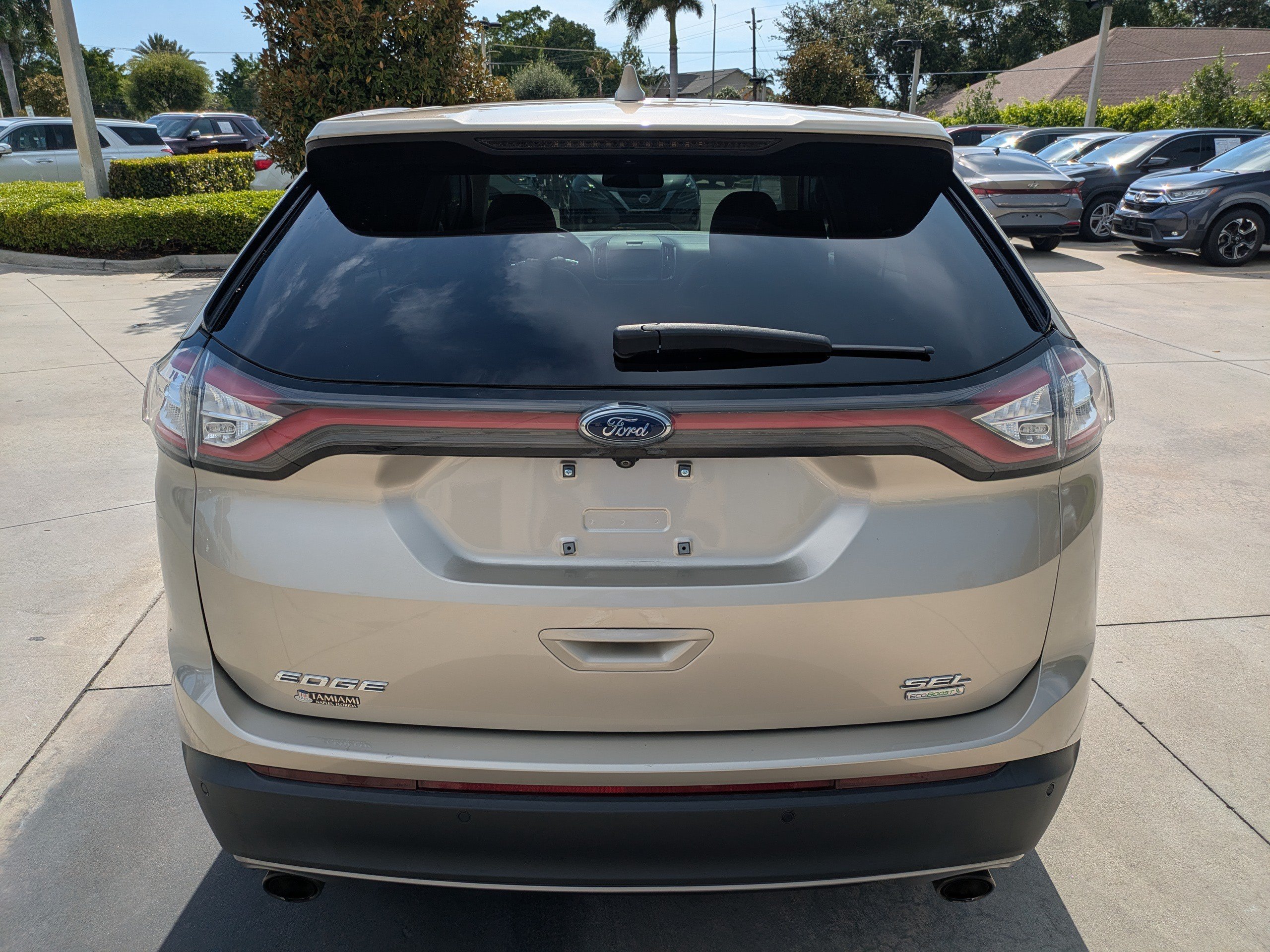 Used 2018  Ford SEL image 3
